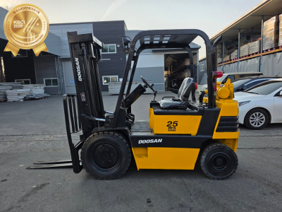 중고지게차 / 두산 2.5톤 [LD25S-2] / 디젤 / 순정…