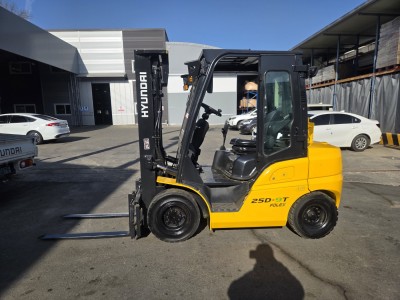 현대 2.5톤 14년식 반캐빈 쉬프트 디젤지게차 중고지게차 16…