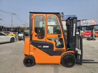 중고지게차 두산 2.5톤 20년식 캐빈 쉬프트 카운터 좌식 …