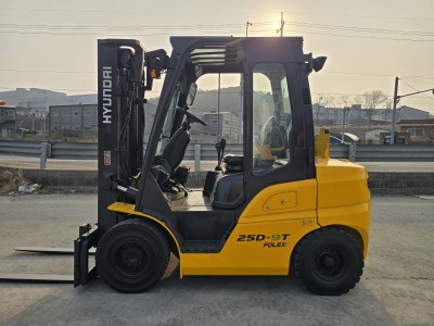 현대 2.5톤 14년식 반캐빈 쉬프트 디젤지게차 중고지게차