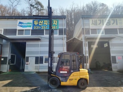 현대 3톤 중고지게차 / 3단마스트